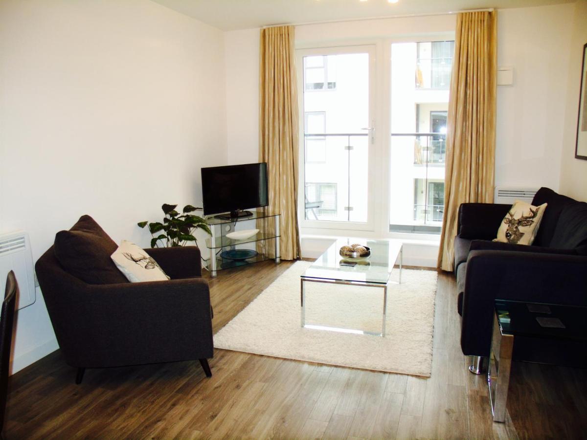 New Central Woking 1 And 2 Bedroom Apartments With Free Gym, Close To Train Station Dış mekan fotoğraf