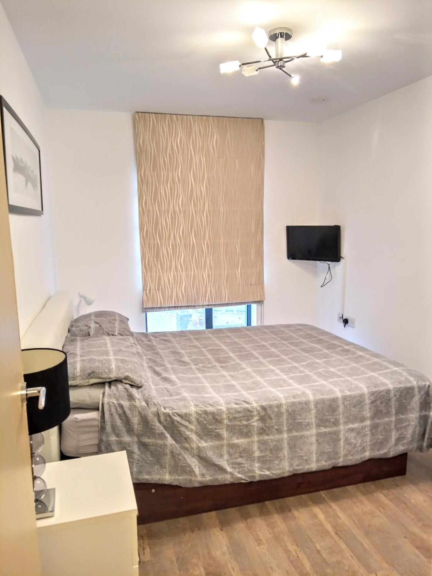 New Central Woking 1 And 2 Bedroom Apartments With Free Gym, Close To Train Station Dış mekan fotoğraf