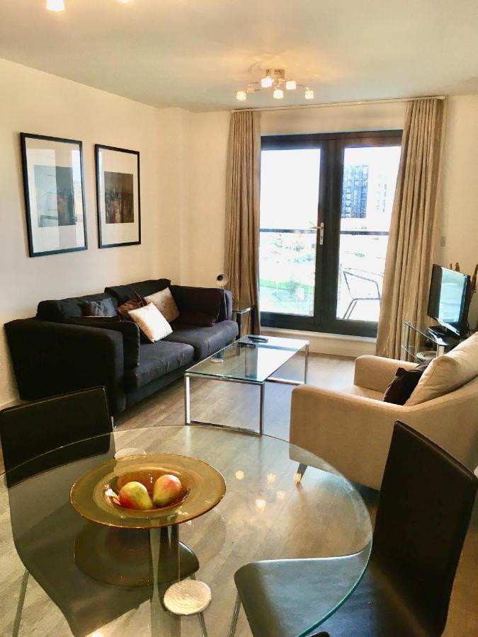 New Central Woking 1 And 2 Bedroom Apartments With Free Gym, Close To Train Station Dış mekan fotoğraf