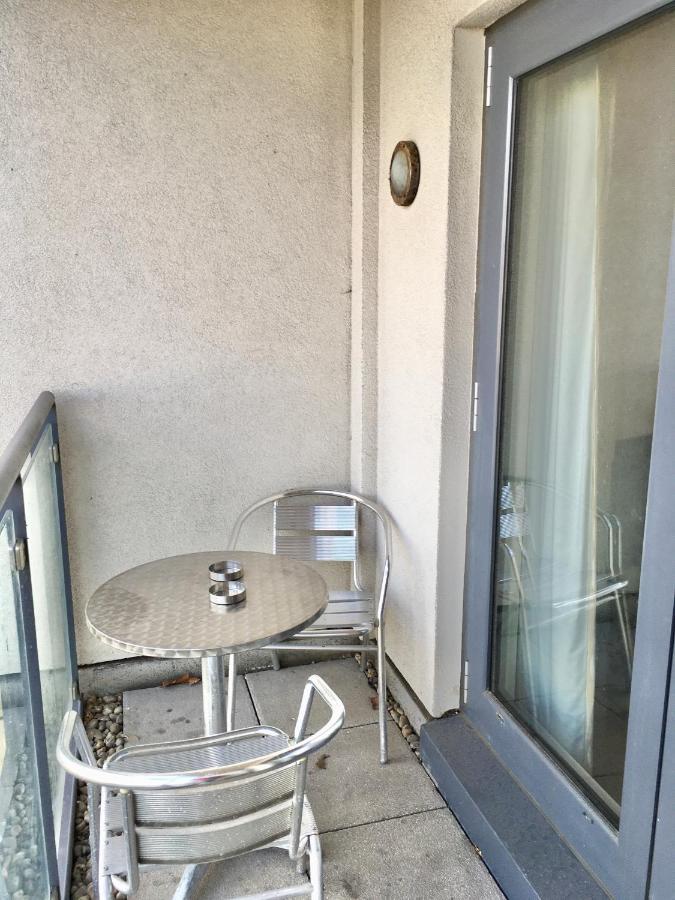 New Central Woking 1 And 2 Bedroom Apartments With Free Gym, Close To Train Station Dış mekan fotoğraf